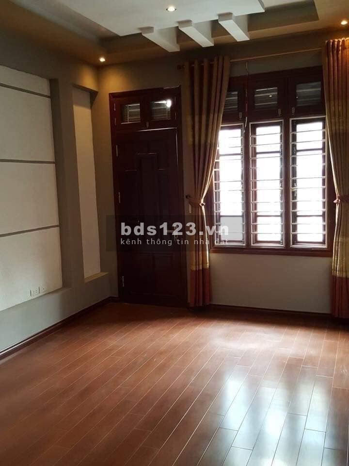 Bán nhà Phân lô VIP Hoàng Quốc Việt, 55m2, ô tô tránh đỗ, gara 7 chỗ