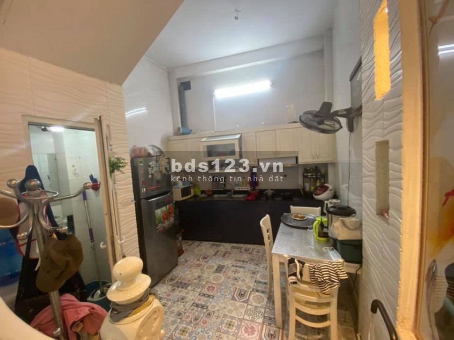 Bởi không thể có căn thứ 2 dt 40m2, 4T, 20m ra phố Ngõ thông tứ phía