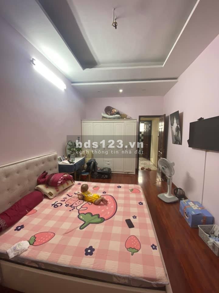 Bởi không thể có căn thứ 2 dt 40m2, 4T, 20m ra phố Ngõ thông tứ phía