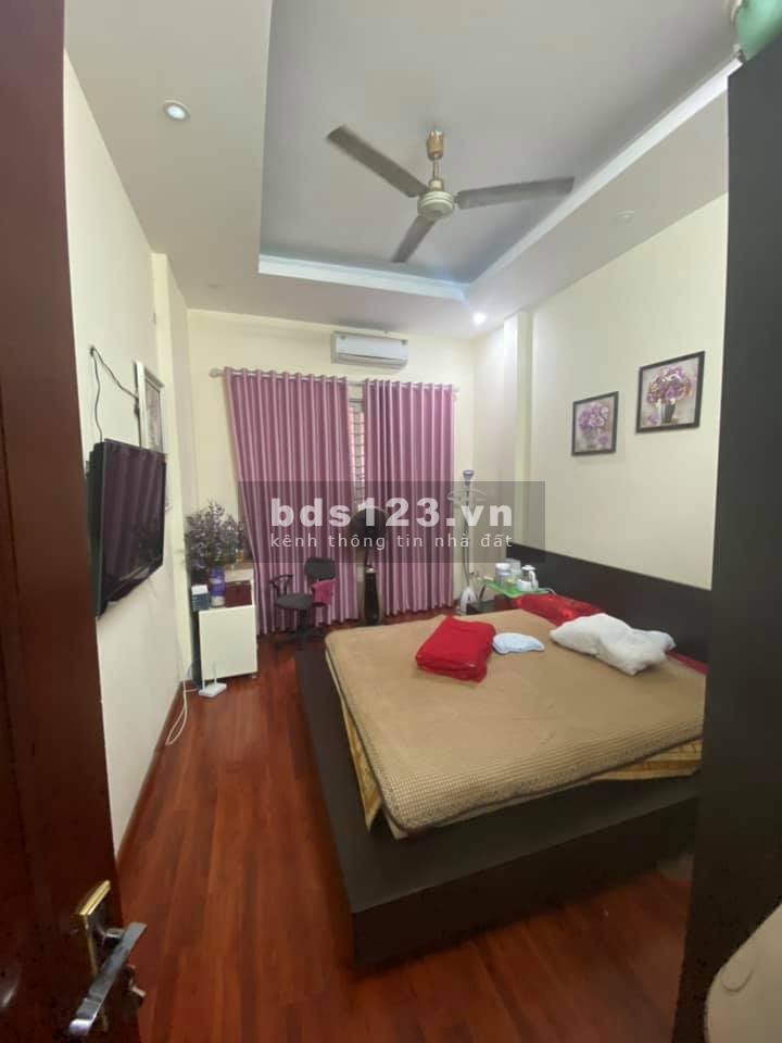 Bởi không thể có căn thứ 2 dt 40m2, 4T, 20m ra phố Ngõ thông tứ phía