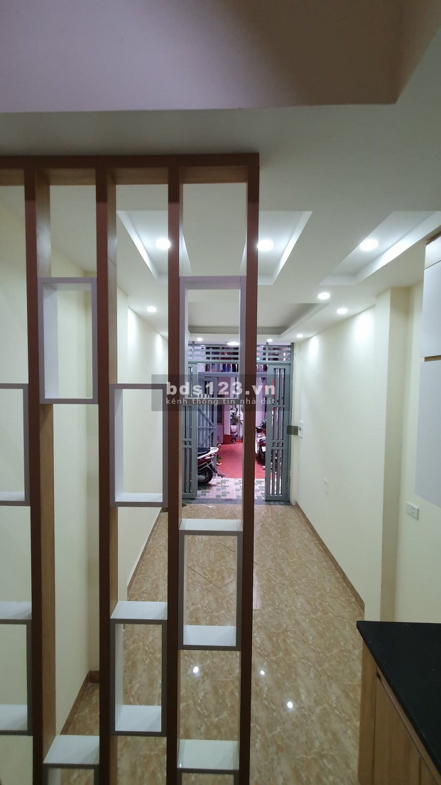 HƠN 1 TỶ NHÀ MỚI NGÕ RỘNG 5 TẦNG DT 25M2 HỘ KHẨU HAI BÀ