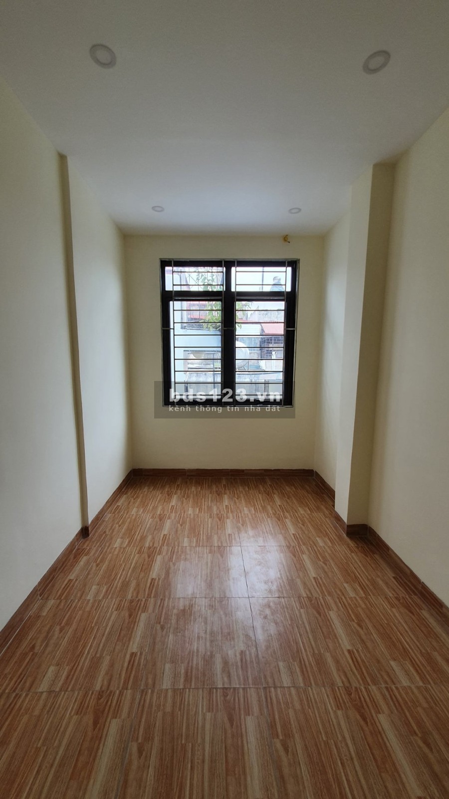 HƠN 1 TỶ NHÀ MỚI NGÕ RỘNG 5 TẦNG DT 25M2 HỘ KHẨU HAI BÀ