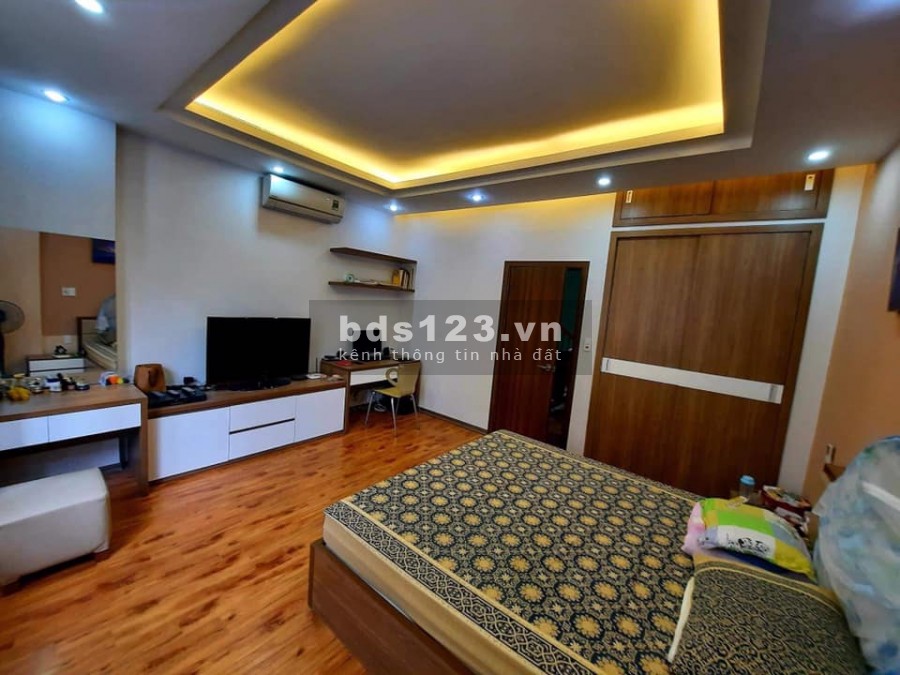 Bán nhà khu phân lô cán bộ cấp cao hộ khẩu Ba Đình thoáng trước sau