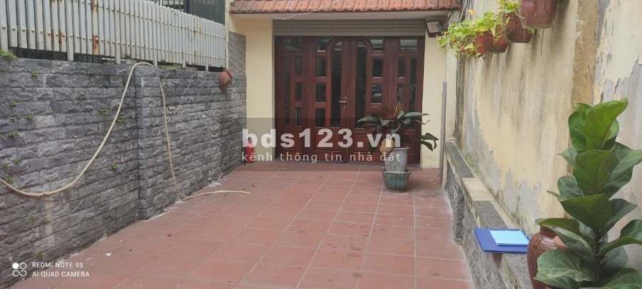 Cho thuê nhà nguyên căn ngõ Đặng Thai Mai, DT 100m2x5 tầng, có chỗ để ô tô giá 20tr/tháng. LH 0966286718