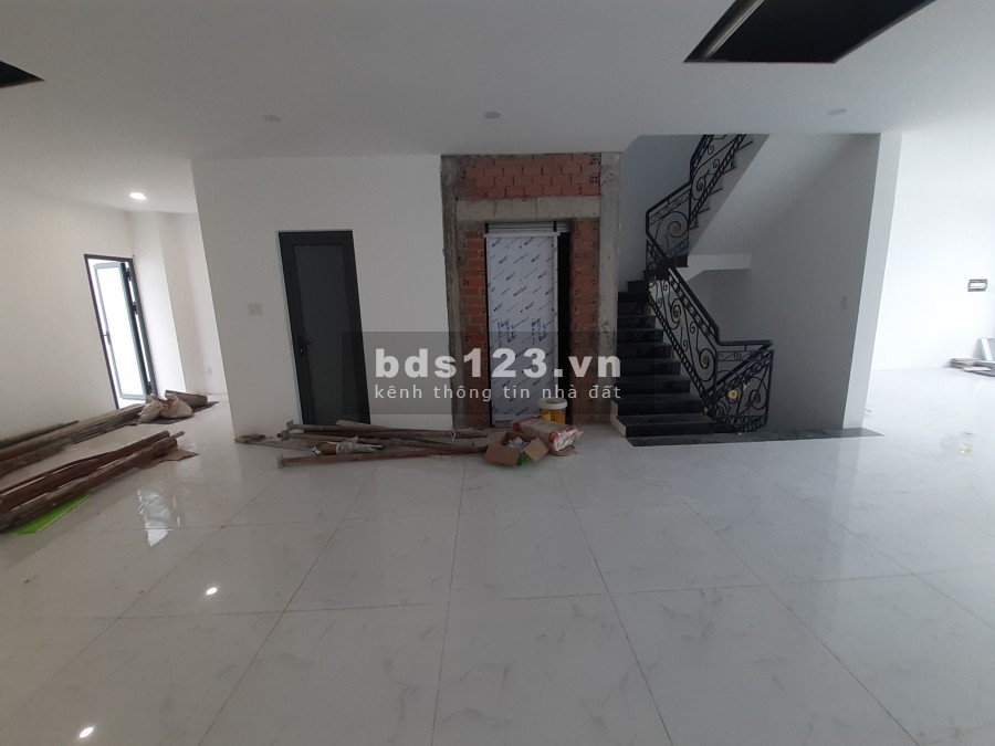 CHO THUÊ VP 700M2 HẦM 4 LẦU TRỐNG SUỐT THANG MÁY BÌNH AN QUẬN 2
