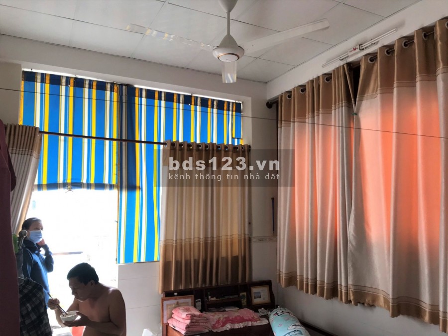 Bán nhà 52m2, 2 lầu, MT Tạ Quang Bửu, gần chợ Rạch Ông