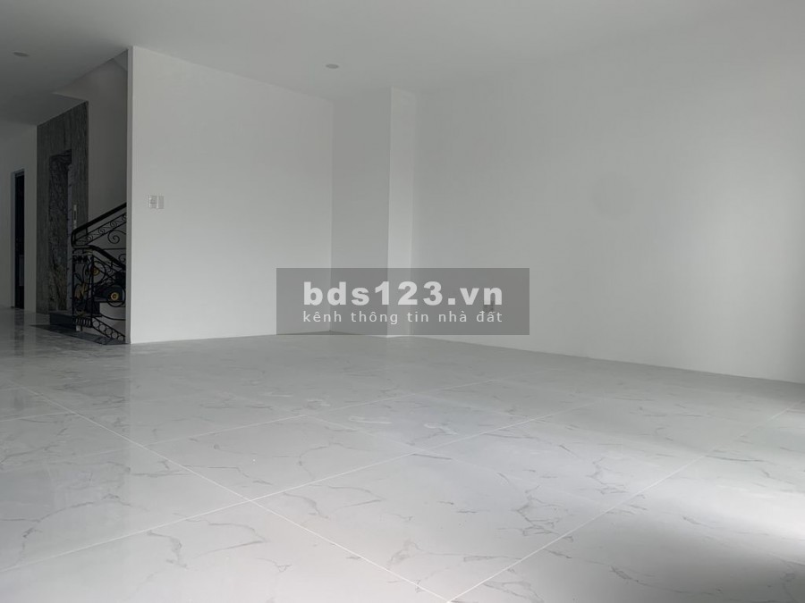 CHO THUÊ VP 700M2 HẦM 4 LẦU TRỐNG SUỐT THANG MÁY BÌNH AN QUẬN 2