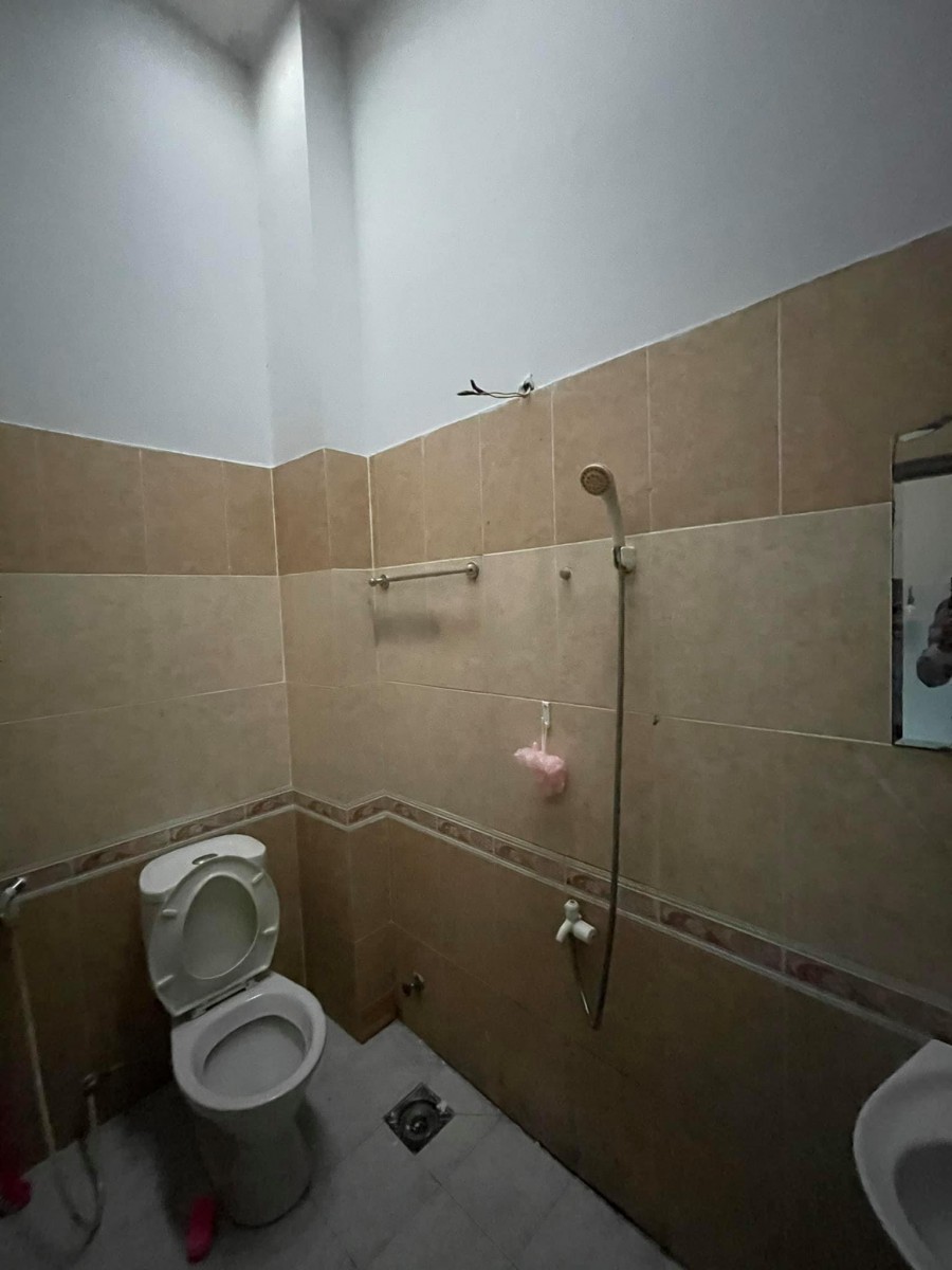 Bán nhà đường Đất Thánh Phường 6 Tân Bình 84m2 3 lầu chỉ 6.3 tỷ