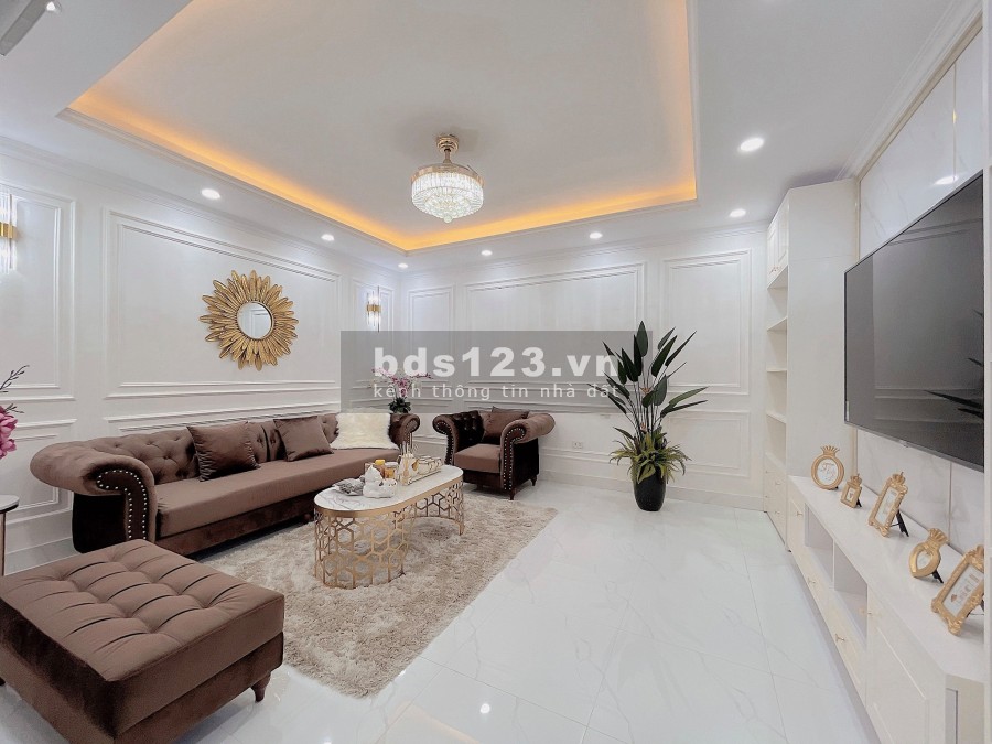 Bán nhà Tô Hoàng, 50m2, 4 tầng, 5.6 tỷ. Tặng toàn bộ nội thất lung linh, Sổ đỏ.