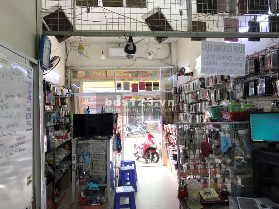 Bán nhà 52m2, 2 lầu, MT Tạ Quang Bửu, gần chợ Rạch Ông