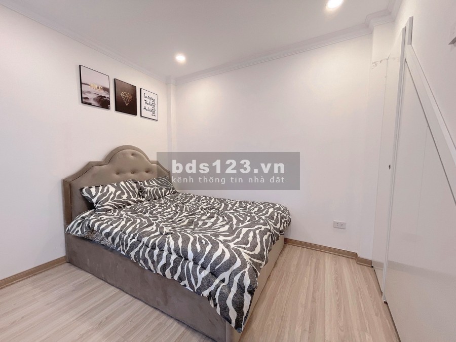 Bán nhà Tô Hoàng, 50m2, 4 tầng, 5.6 tỷ. Tặng toàn bộ nội thất lung linh, Sổ đỏ.