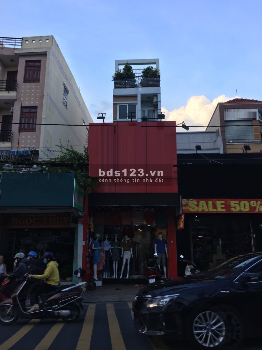 Mặt Tiền Đường Lũy Bán Bích. DT: 4 x 9.5 thoáng mát