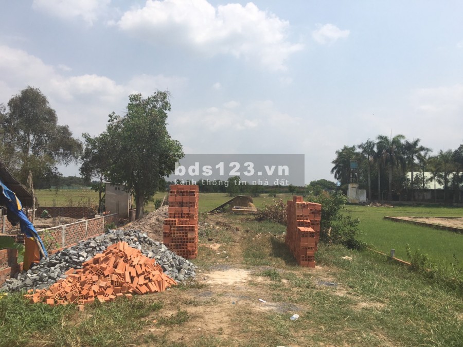 PHÁ SẢN.Cần bán gấp lô đất 135m2 Đ.Nguyễn Văn Dương TT Đức Hòa, 900TR, SHR