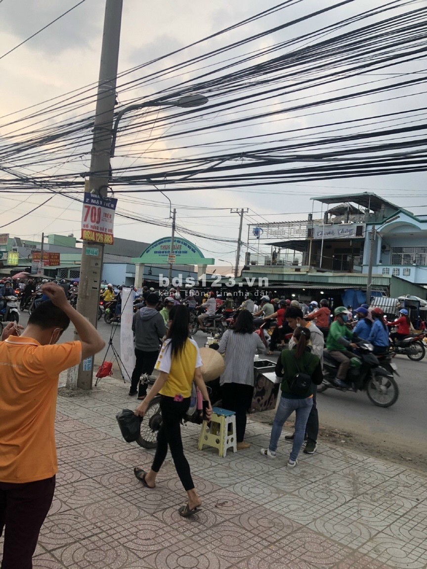 Đất đẹp giá tốt để đầu tư ngay gần chợ bình chánh đường Đinh Đức Thiện giá 700tr