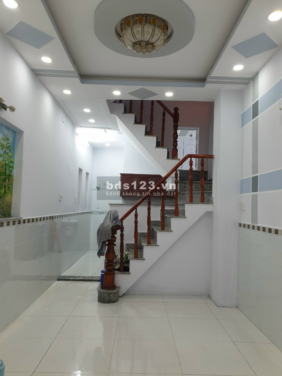 Cần tiền bán gấp nhà hóc môn giá 1tỷ2 56m2