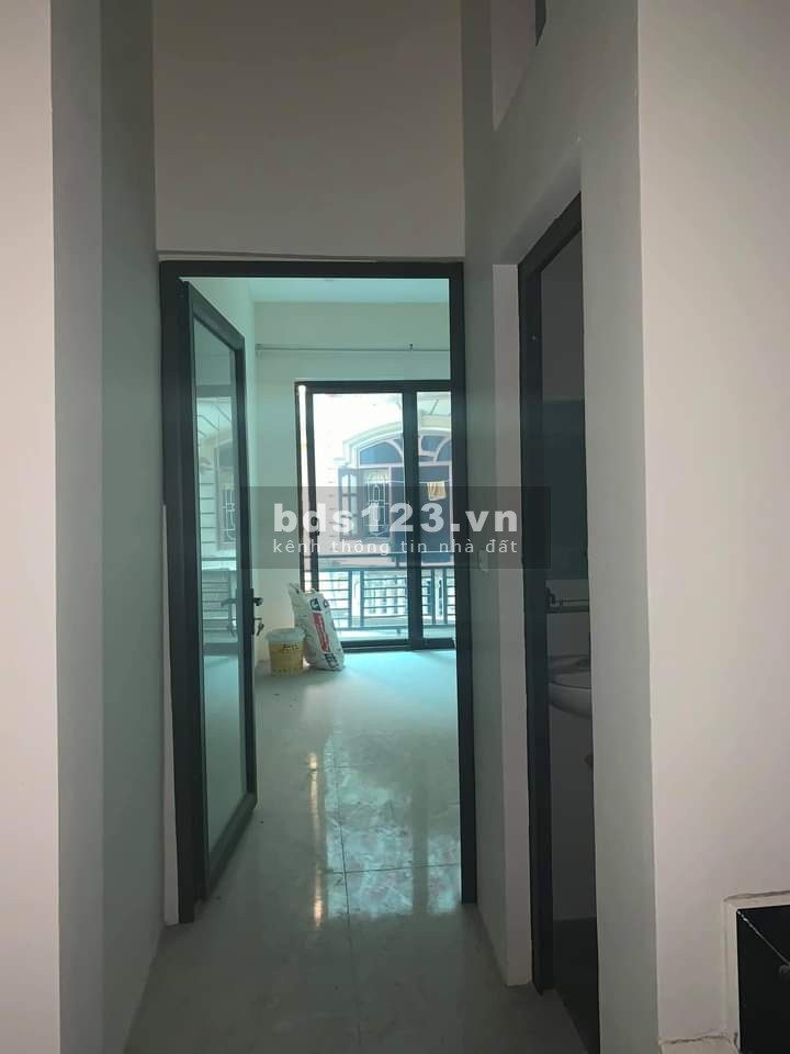 BÁN NHÀ LÁNG HẠ ĐỐNG ĐA 33 X 4 TẦNG GIÁ NHỈNH 3 TỶ