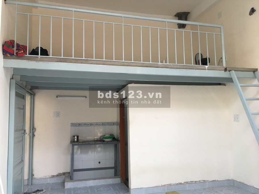 Mặt bằng có gác ở lại, khu nhà trọ, hợp buôn bán, tiệm tóc, Shop.....5.5 triệu /tháng