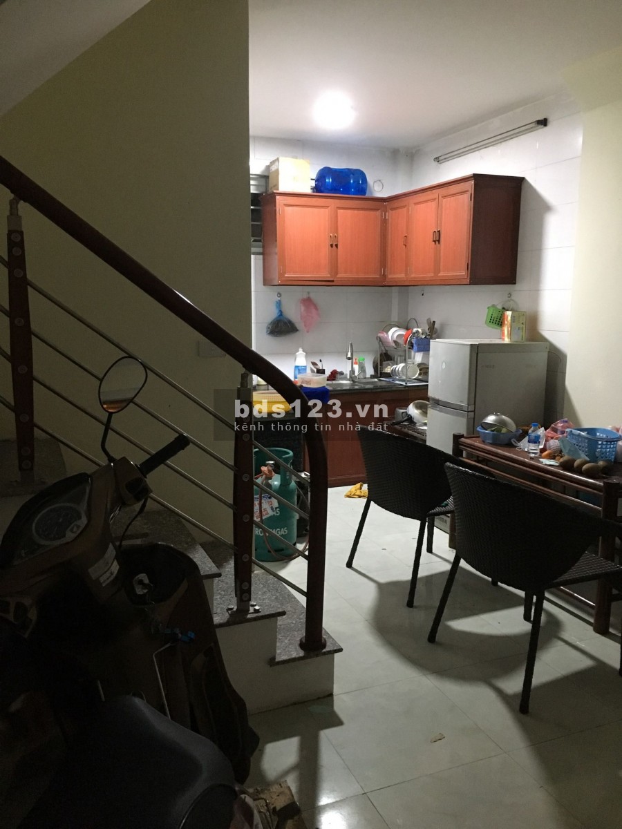 Bán nhanh nhà 3 tầng tại Trâu Quỳ, Gia Lâm giá có 1.65 tỷ. LH 0983253436