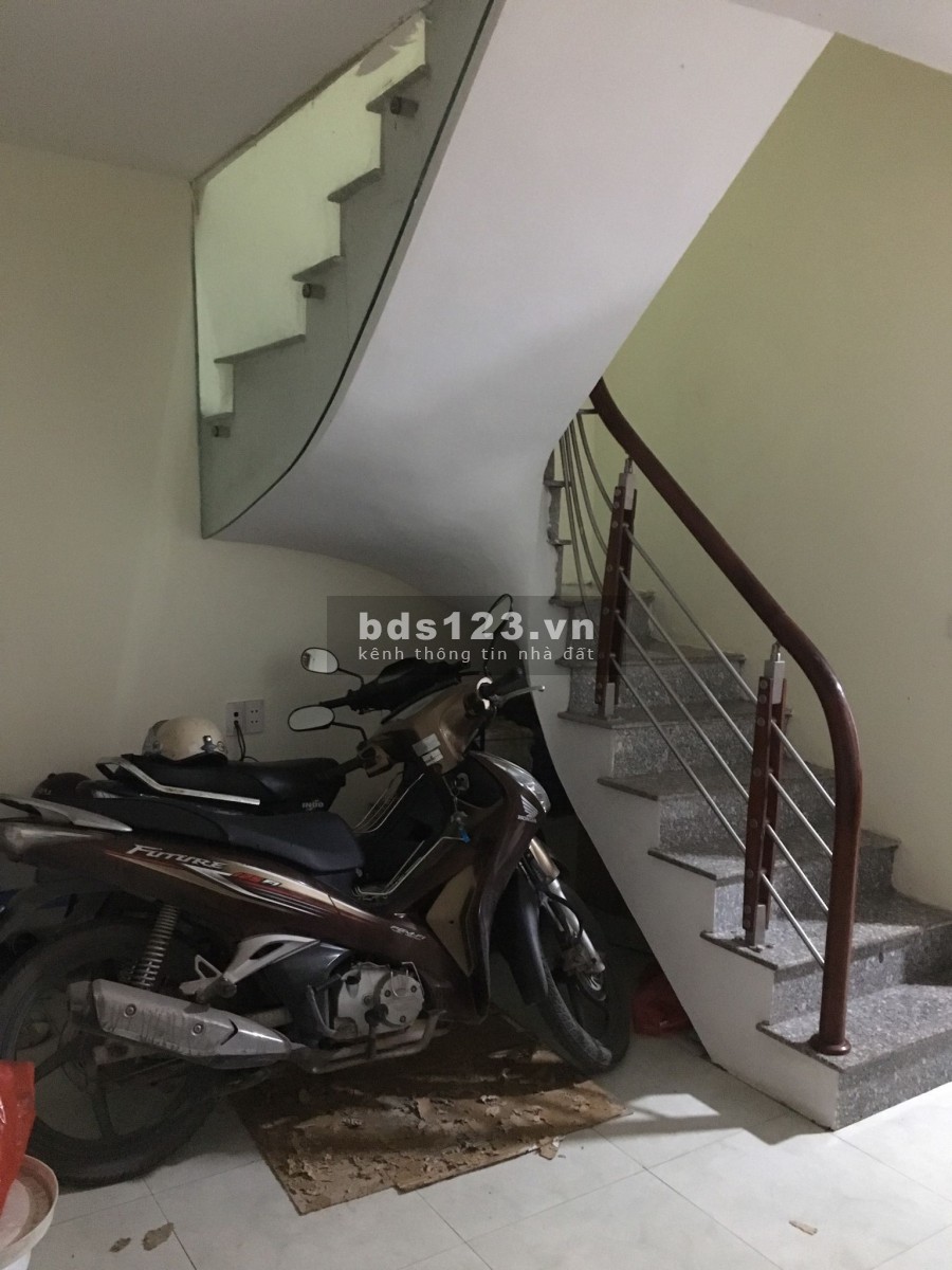 Bán nhanh nhà 3 tầng tại Trâu Quỳ, Gia Lâm giá có 1.65 tỷ. LH 0983253436