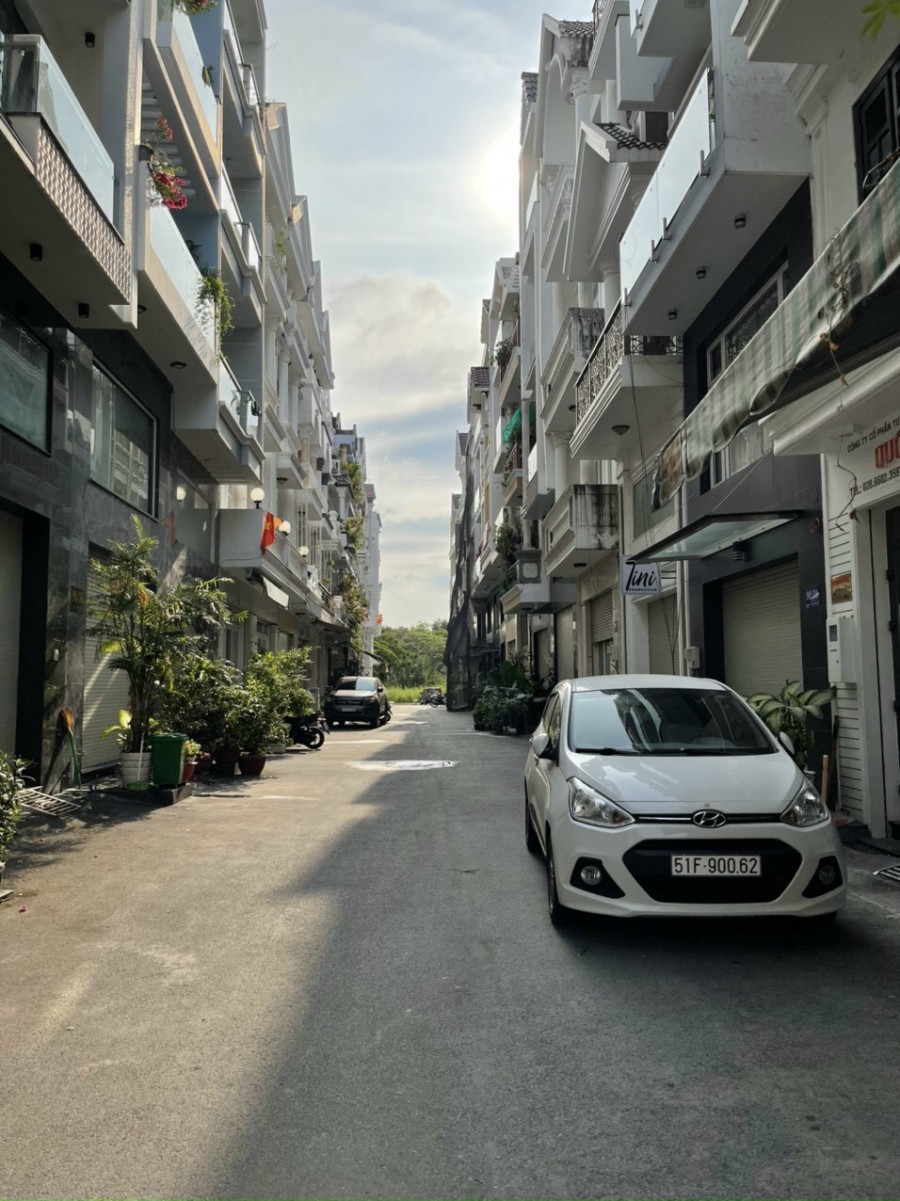 Bán Đất khu Vip Hoàng Quốc Việt 55m2 lô góc 2 mặt tiền-Phú Mỹ,Quận7