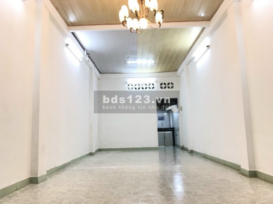 Nhà cho thuê mt đường Duy Tân Phú Nhuận, 4x15m hẻm xe hơi có sân thượng