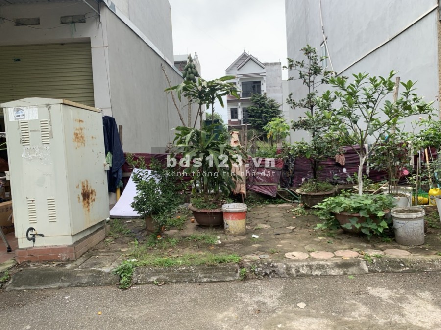 Bán đất khu TĐC Giang Biên giá hời, diện tích 47m2 đường 17m
