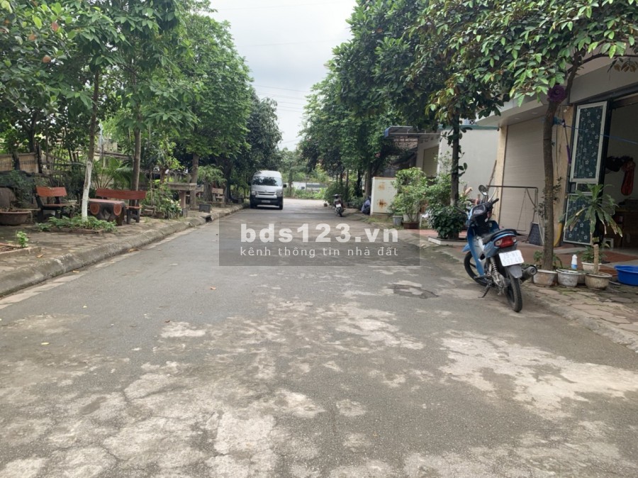 Bán đất khu TĐC Giang Biên giá hời, diện tích 47m2 đường 17m