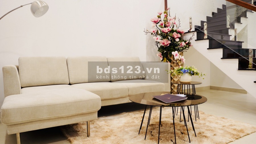 NHÀ 4 TẦNG LIỀN KỀ BỘ CHỈ HUY QUÂN SỰ TỈNH