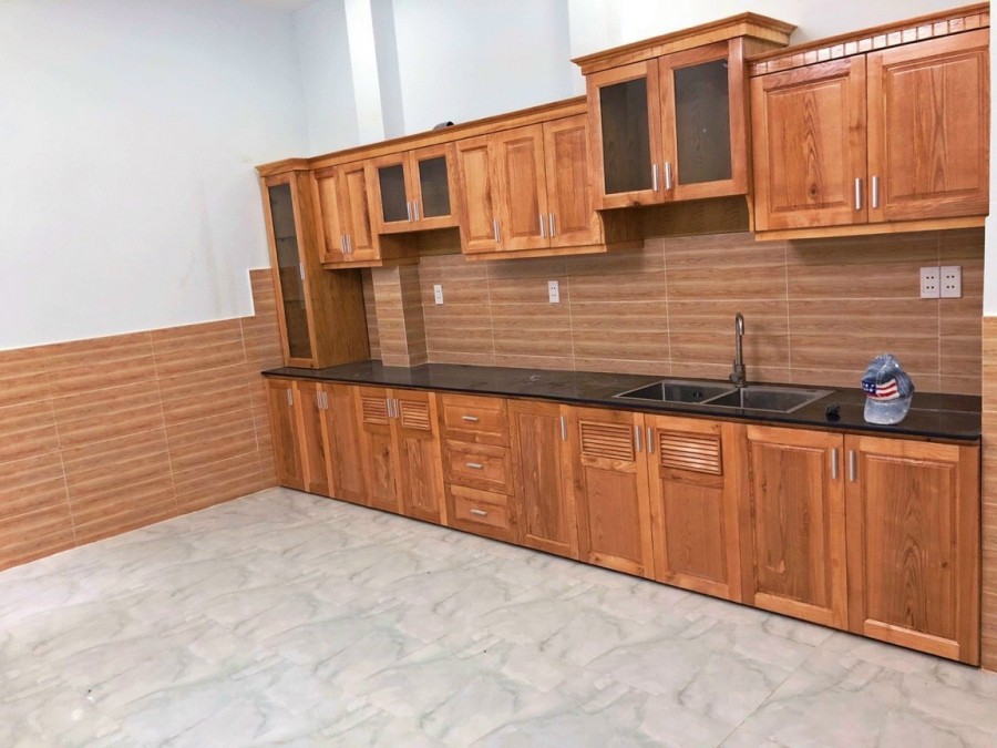 Bán nhà mặt tiền hẻm xe hơi 6 m,đường Huỳnh Tấn Phát,thị trấn Nhà Bè.giá 4,2 tỷ