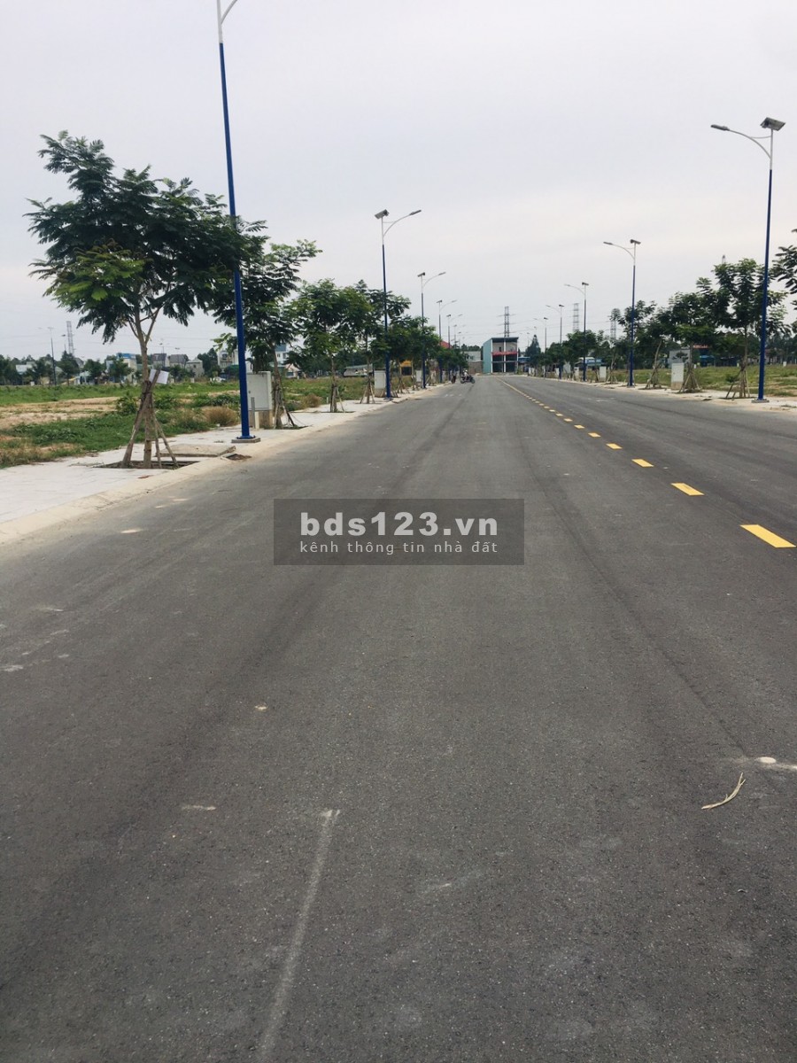 Bán đất Đại Nam Bình Dương. Diện tích 135m2. Mặt tiền Công Viên