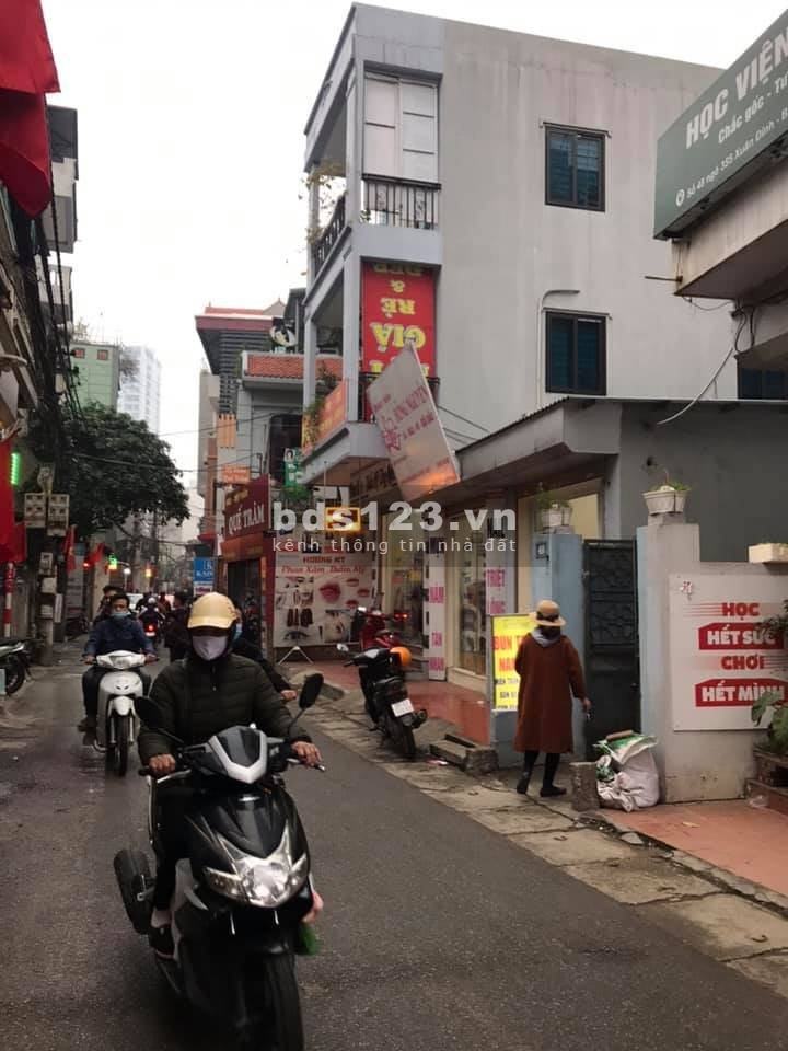 Nhà hiếm Xuân Đỉnh sẵn ở, gia chủ để lại toàn bộ nội thất trong nhà, ô tô đỗ mặt cửa