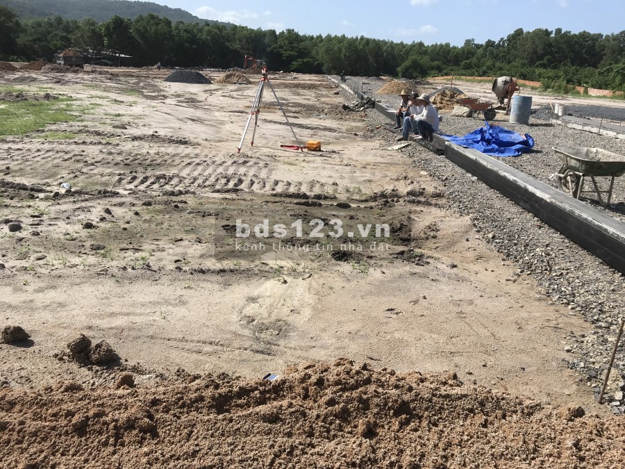 Đất đẹp, sinh lợi đầu tư cao, chính chủ DT 650m2 xã Tân Hòa, vành đai 4