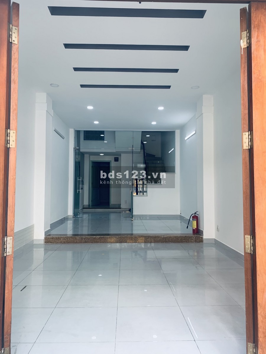 Cho thuê nhà mặt tiền Hoa Lan, trục đẹp nhất đường Hoa, 4x16m, 4 tấm, nhà mới, 0938.764.277