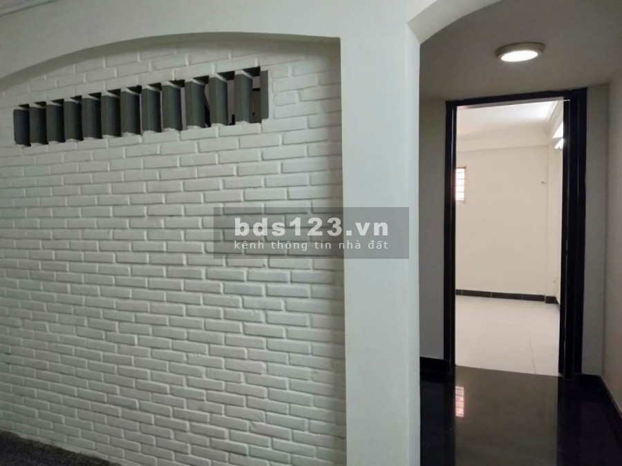 Cho thuê Nhà Mặt Tiền Phú Nhuận 6 Phòng 4x13m.