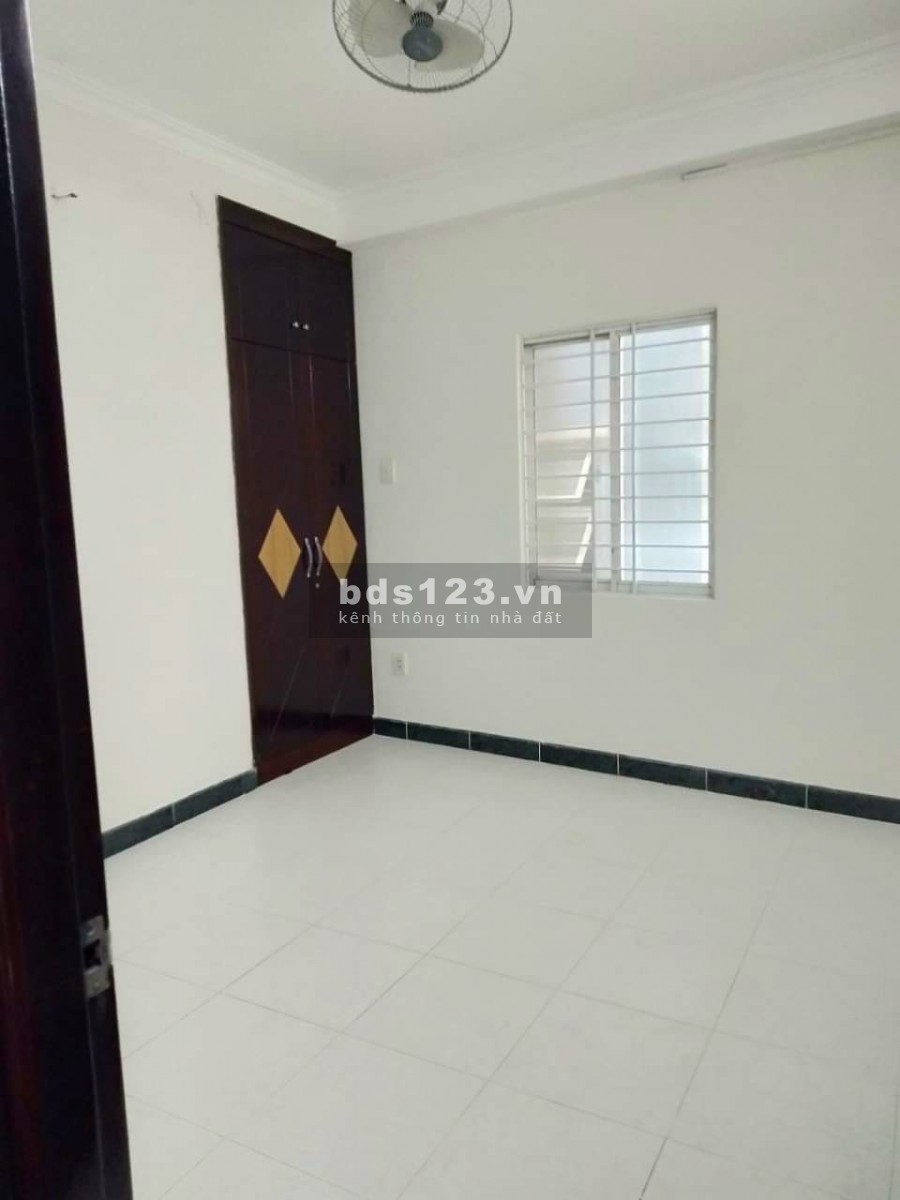 Cho thuê Nhà Mặt Tiền Phú Nhuận 6 Phòng 4x13m.