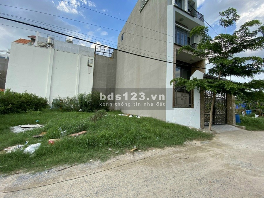 Bán nhanh lô đất 980 Phú Hữu DT 84.2m2 giá 4.8 tỷ