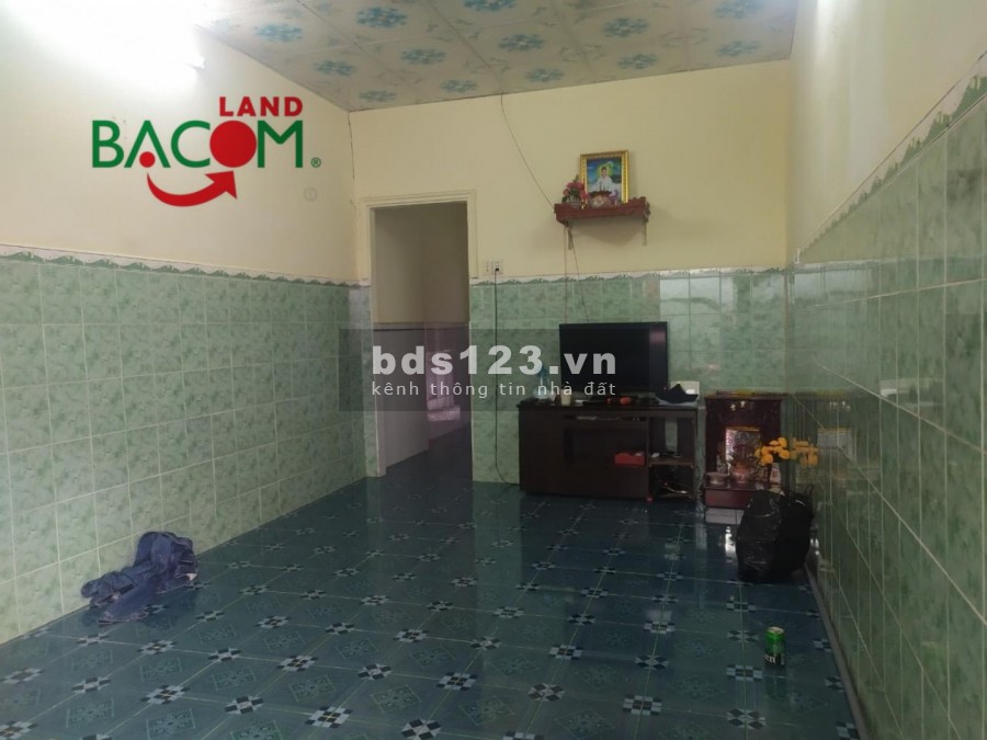Bán căn nhà 1T1L dt100m2 gần trường chính trị P.Bình Đa giá chỉ 1ty2