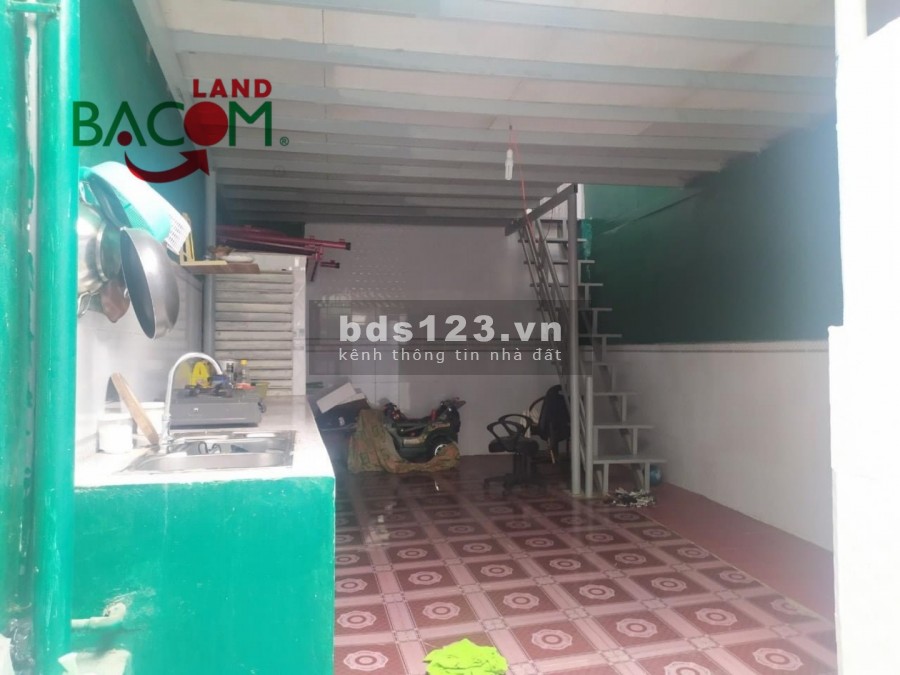 Bán căn nhà 1T1L dt100m2 gần trường chính trị P.Bình Đa giá chỉ 1ty2