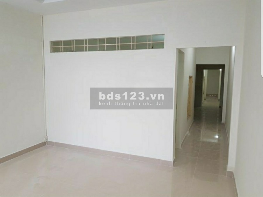 Cho thuê nhà 3 phòng ngủ 387 Phạm Hữu Lầu, 6 triệu/tháng