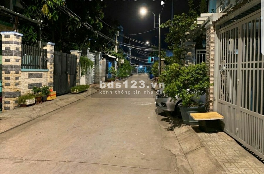 Cho thuê nhà 3 phòng ngủ 387 Phạm Hữu Lầu, 6 triệu/tháng