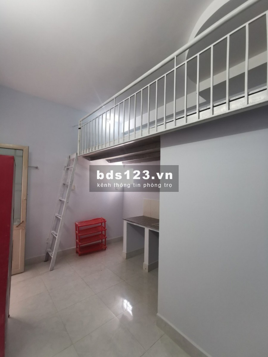 Phòng trọ 18m2 có gác, tủ đồ, kệ bếp XVNT, Bình Thạnh. Giá 3tr5