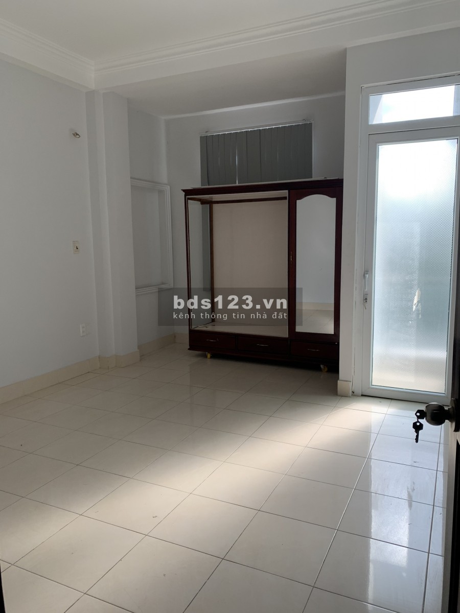 Nhà HXH Nguyễn Hữu Cảnh cạnh Vinhome, Trệt 3 lầu 6 phòng, 4 máy lạnh.