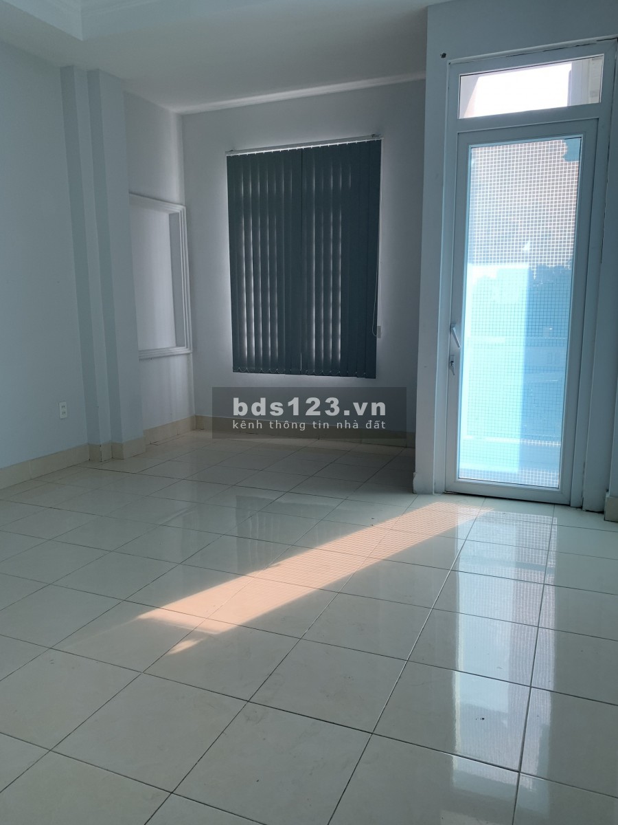 Nhà HXH Nguyễn Hữu Cảnh cạnh Vinhome, Trệt 3 lầu 6 phòng, 4 máy lạnh.