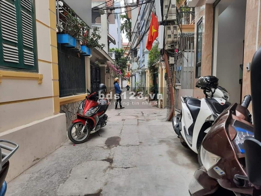 6 CĂN NHÀ MỚI, 30M, 5 TẦNG, OTO ĐỖ CỬA, MẶT TIỀN 4.5m NHỈNH 3 TỶ