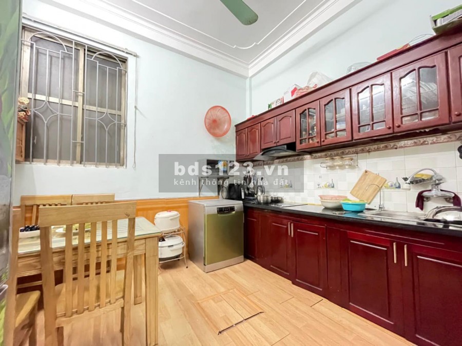 Nhà đẹp Kim Giang cách phố 50m, ở ngay, 4 tầng 38m2 giá 3.35 tỷ