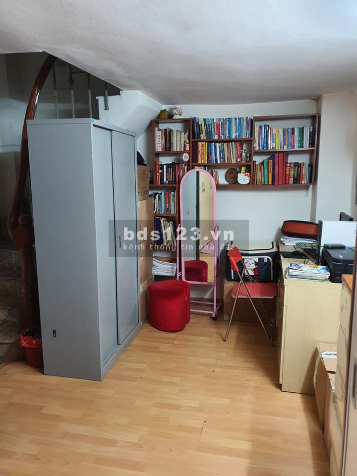 Nhà Ba Đình-Đội Cấn, 23m2x6 tầng, về ở ngay Giá 2.4 tỷ