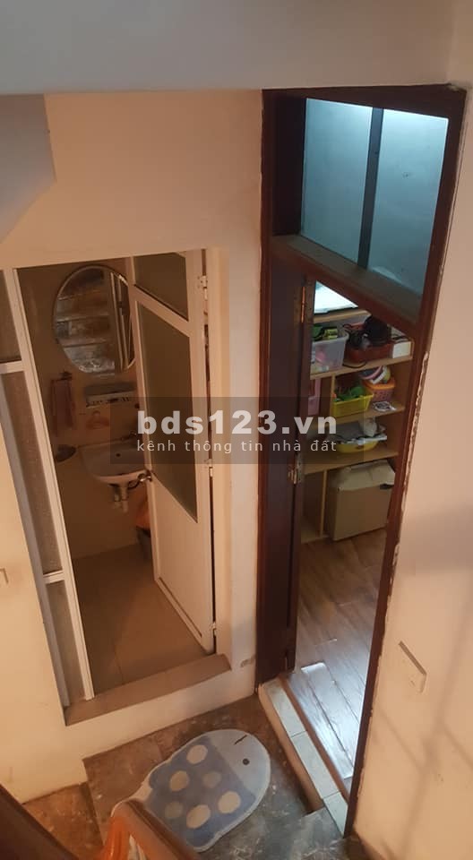 Nhà Ba Đình-Đội Cấn, 23m2x6 tầng, về ở ngay Giá 2.4 tỷ