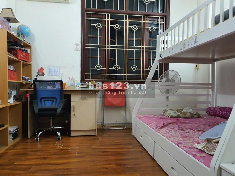 Nhà Ba Đình-Đội Cấn, 23m2x6 tầng, về ở ngay Giá 2.4 tỷ