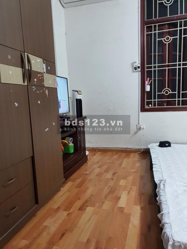Nhà Ba Đình-Đội Cấn, 23m2x6 tầng, về ở ngay Giá 2.4 tỷ