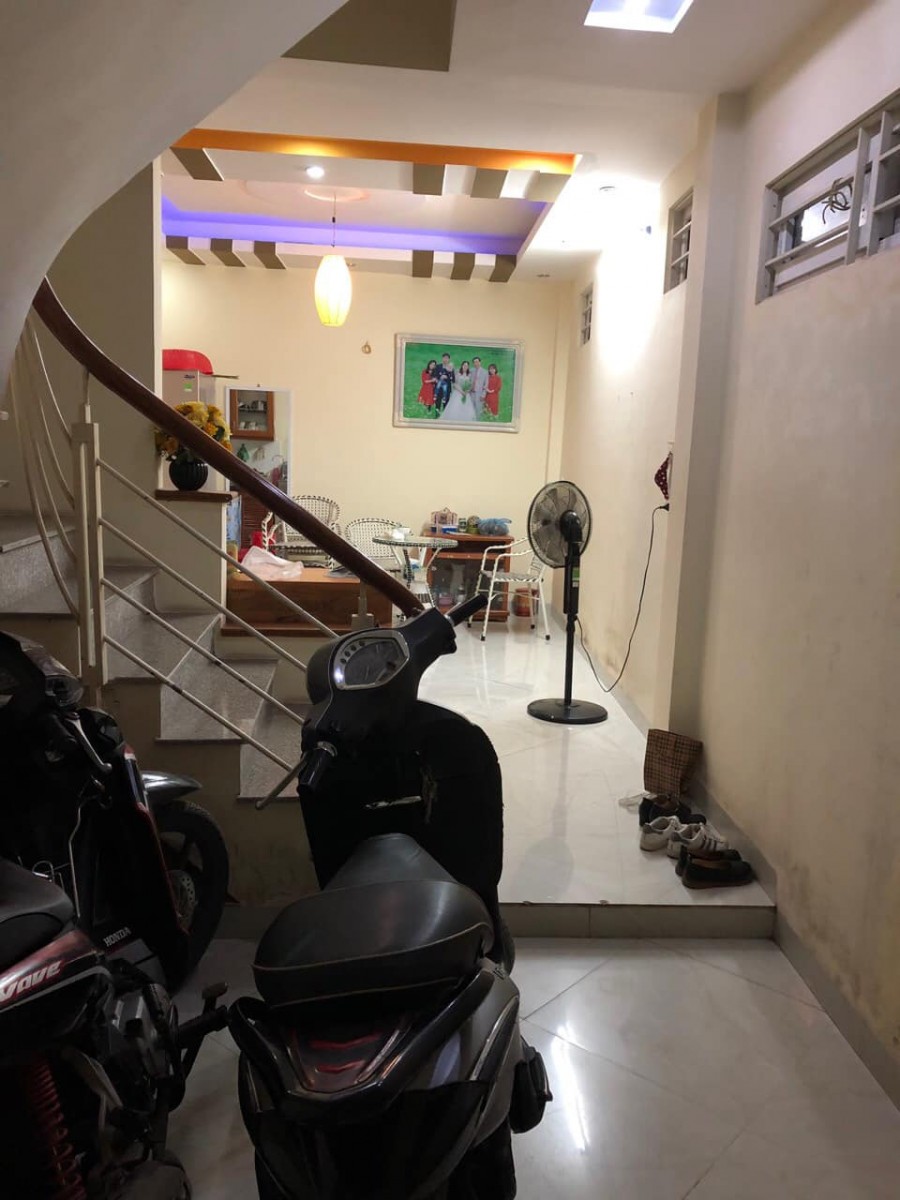 Bán Nhà Thụy Khuê 31m2 x 4 Tầng, Ô Tô Đỗ Cách 60M, Giá Chỉ 2.8 Tỷ.